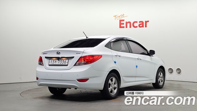 Hyundai Accent 2015 — photo 2