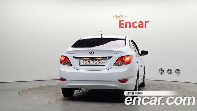 Hyundai Accent 2015 — photo 4