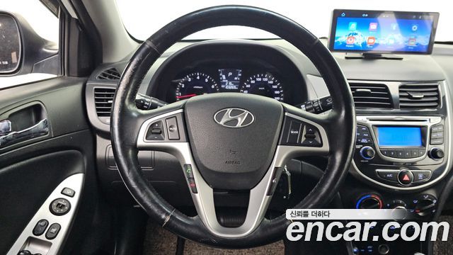 Hyundai Accent 2015 — photo 21