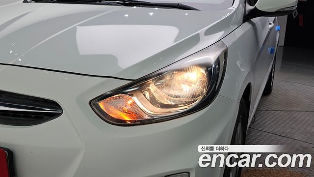 Hyundai Accent 2015 — photo 8