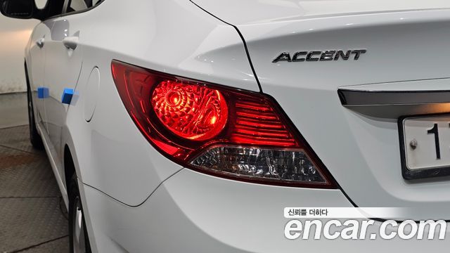 Hyundai Accent 2015 — photo 9