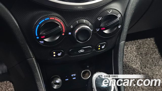 Hyundai Accent 2015 — photo 27