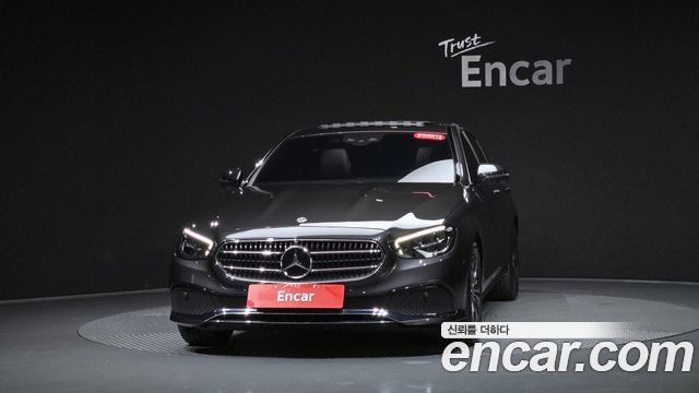 Mercedes-Benz E-Class 2022 — photo 3
