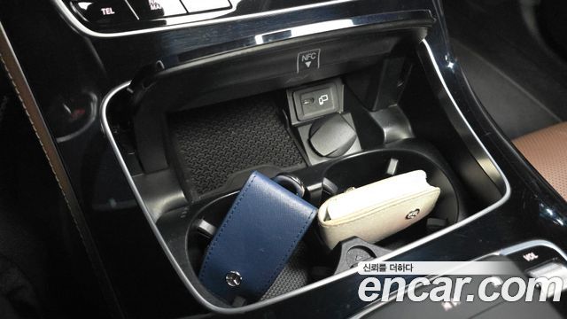 Mercedes-Benz E-Class 2022 — photo 25