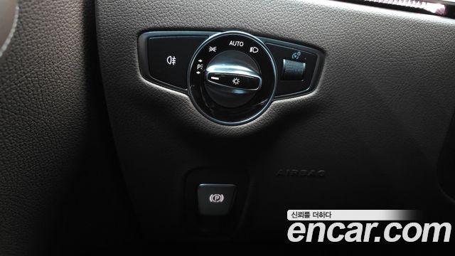 Mercedes-Benz E-Class 2022 — photo 28