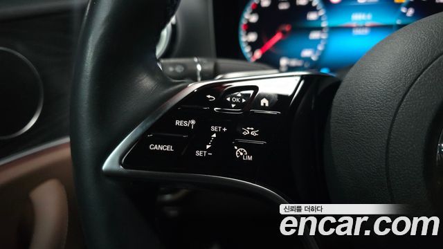Mercedes-Benz E-Class 2022 — photo 30