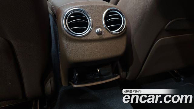 Mercedes-Benz E-Class 2022 — photo 34