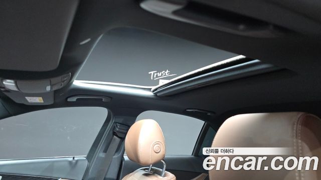 Mercedes-Benz E-Class 2022 — photo 35