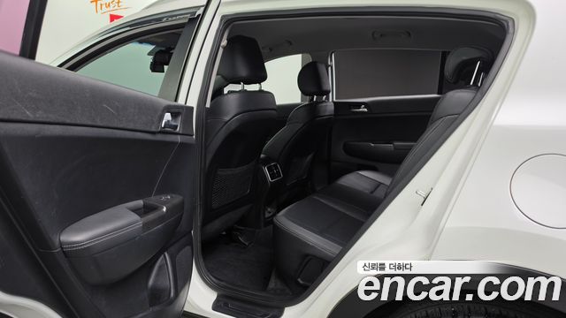 Kia Sportage 2016 — photo 16