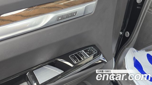 Cadillac Escalade 2026 — photo 30