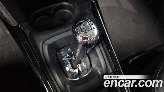 Peugeot 2008 2015 — photo 9