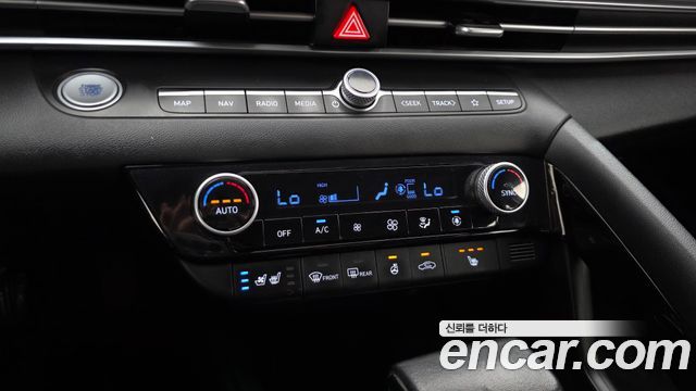 Hyundai AVANTE 2022 — photo 24