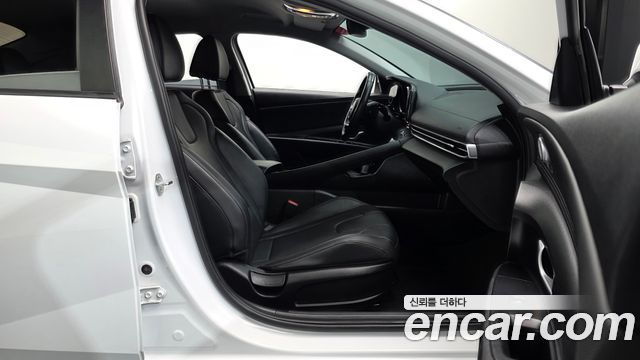 Hyundai AVANTE 2022 — photo 16