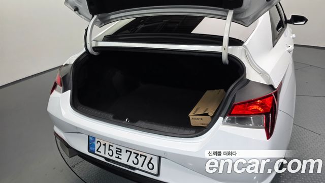 Hyundai AVANTE 2022 — photo 30