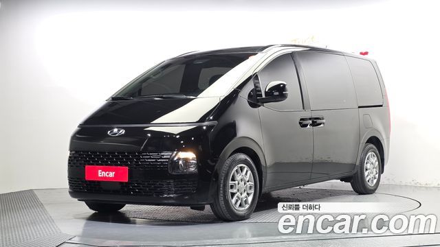 Hyundai Staria 2022 — photo 1