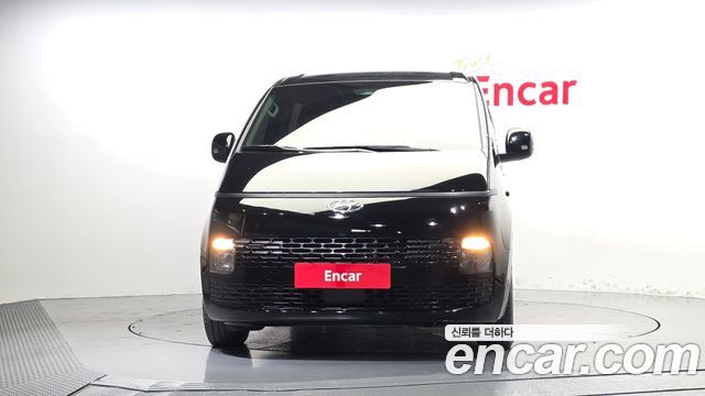 Hyundai Staria 2022 — photo 3