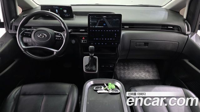 Hyundai Staria 2022 — photo 7