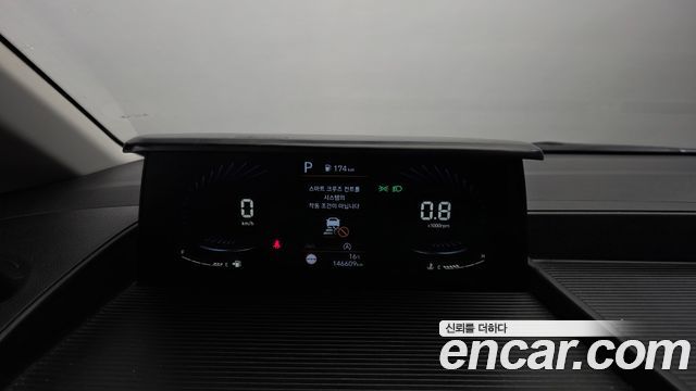 Hyundai Staria 2022 — photo 8