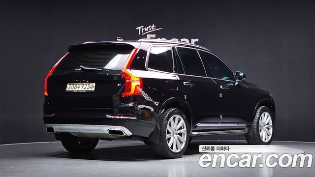 Volvo XC90 2018 — photo 2
