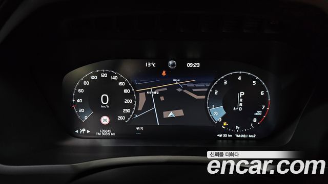 Volvo XC90 2018 — photo 8