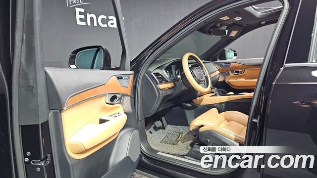 Volvo XC90 2018 — photo 10