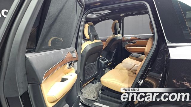 Volvo XC90 2018 — photo 11