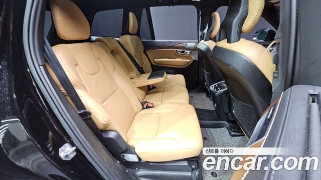 Volvo XC90 2018 — photo 12