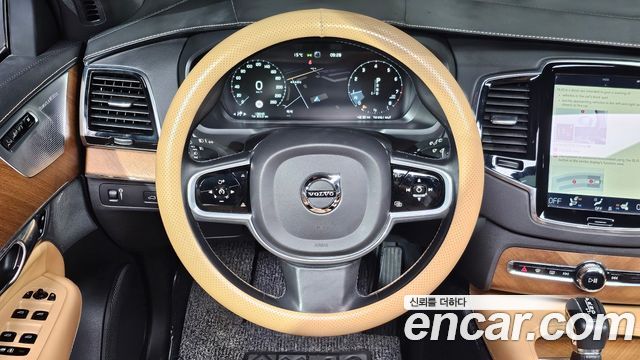 Volvo XC90 2018 — photo 13