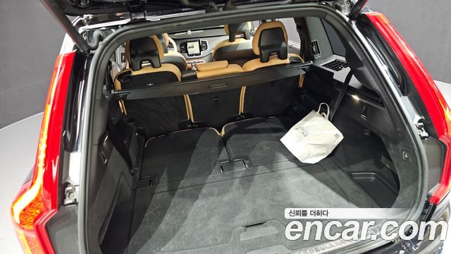 Volvo XC90 2018 — photo 20