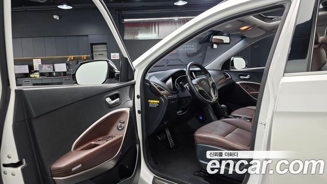 Hyundai Santafe 2017 — photo 13