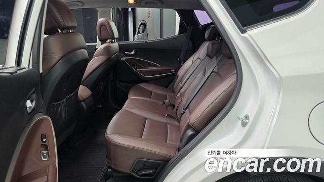 Hyundai Santafe 2017 — photo 18