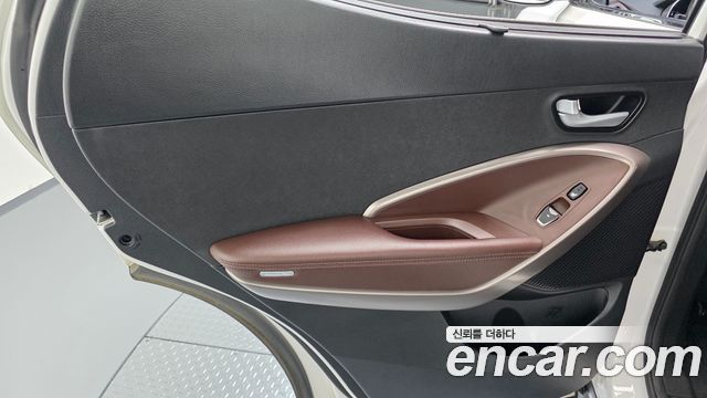 Hyundai Santafe 2017 — photo 15