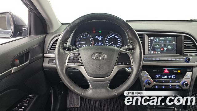 Hyundai AVANTE 2016 — photo 19