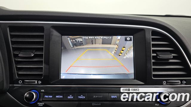 Hyundai AVANTE 2016 — photo 21