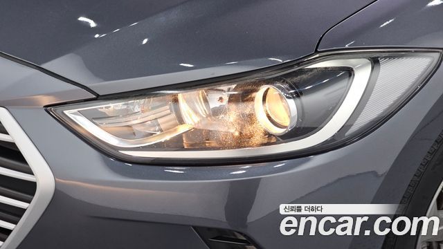 Hyundai AVANTE 2016 — photo 8