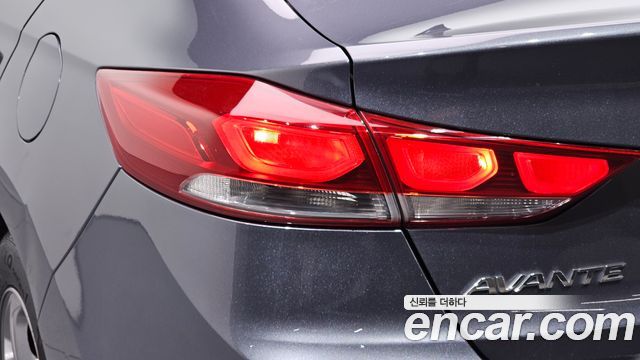 Hyundai AVANTE 2016 — photo 9