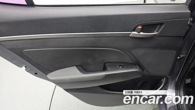 Hyundai AVANTE 2016 — photo 15