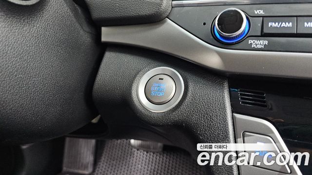 Hyundai AVANTE 2016 — photo 27