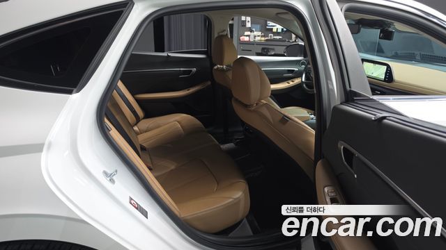 Hyundai Sonata 2020 — photo 17