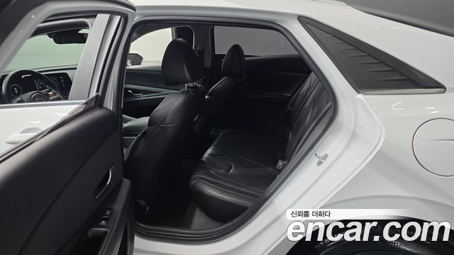 Hyundai AVANTE 2023 — photo 17