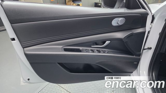 Hyundai AVANTE 2023 — photo 14