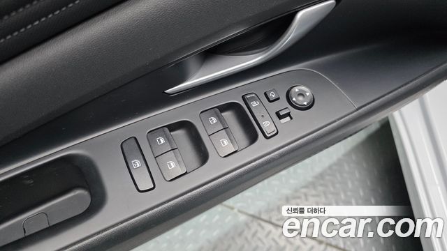 Hyundai AVANTE 2023 — photo 30