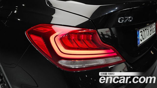 Genesis G70 2018 — photo 9