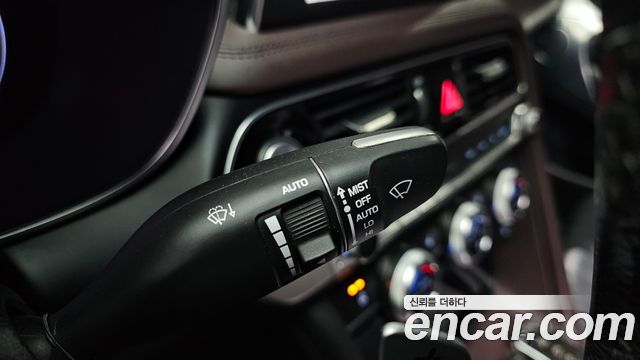 Genesis G70 2018 — photo 35