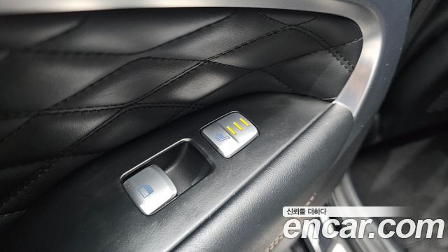Genesis G70 2018 — photo 36