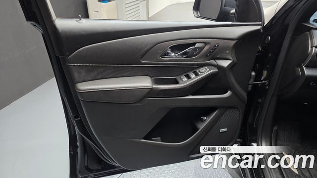 Chevrolet Korea Traverse 2023 — photo 14