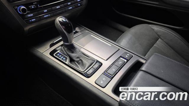 Hyundai Genesis 2016 — photo 12