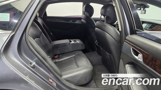 Hyundai Genesis 2016 — photo 17