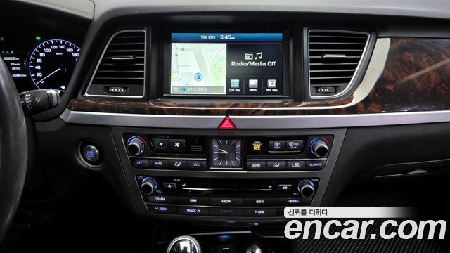 Hyundai Genesis 2016 — photo 21