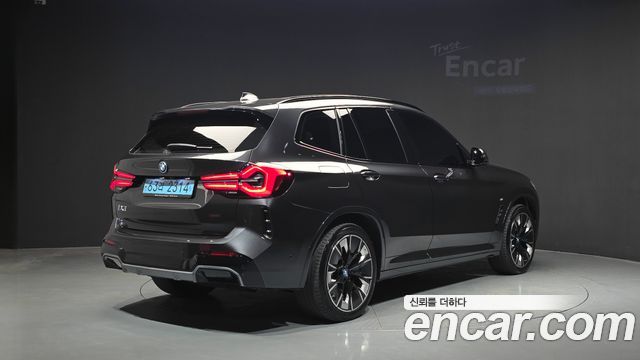 BMW iX3 2022 — photo 2